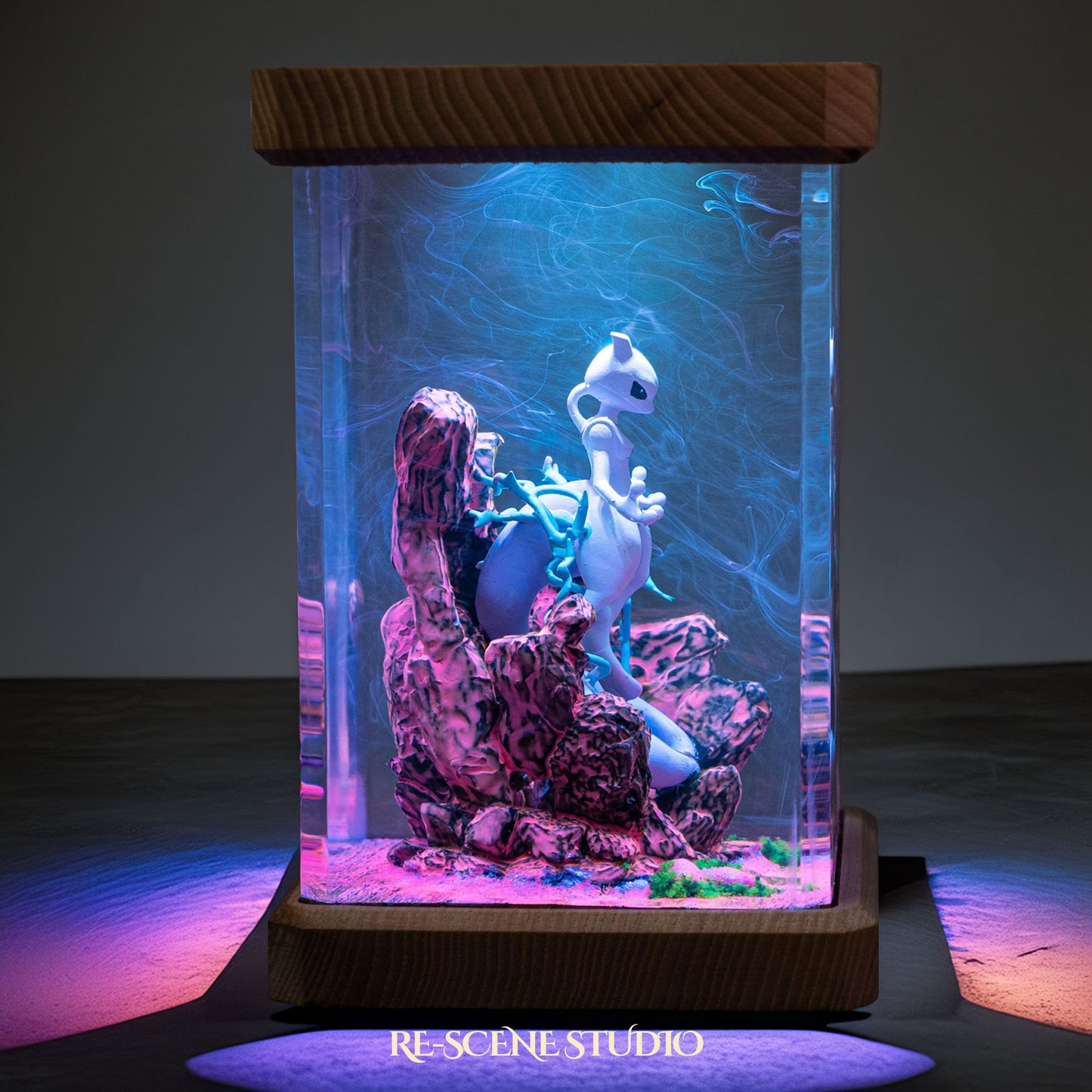 Mewtwo Resin Lamp - Pokemon