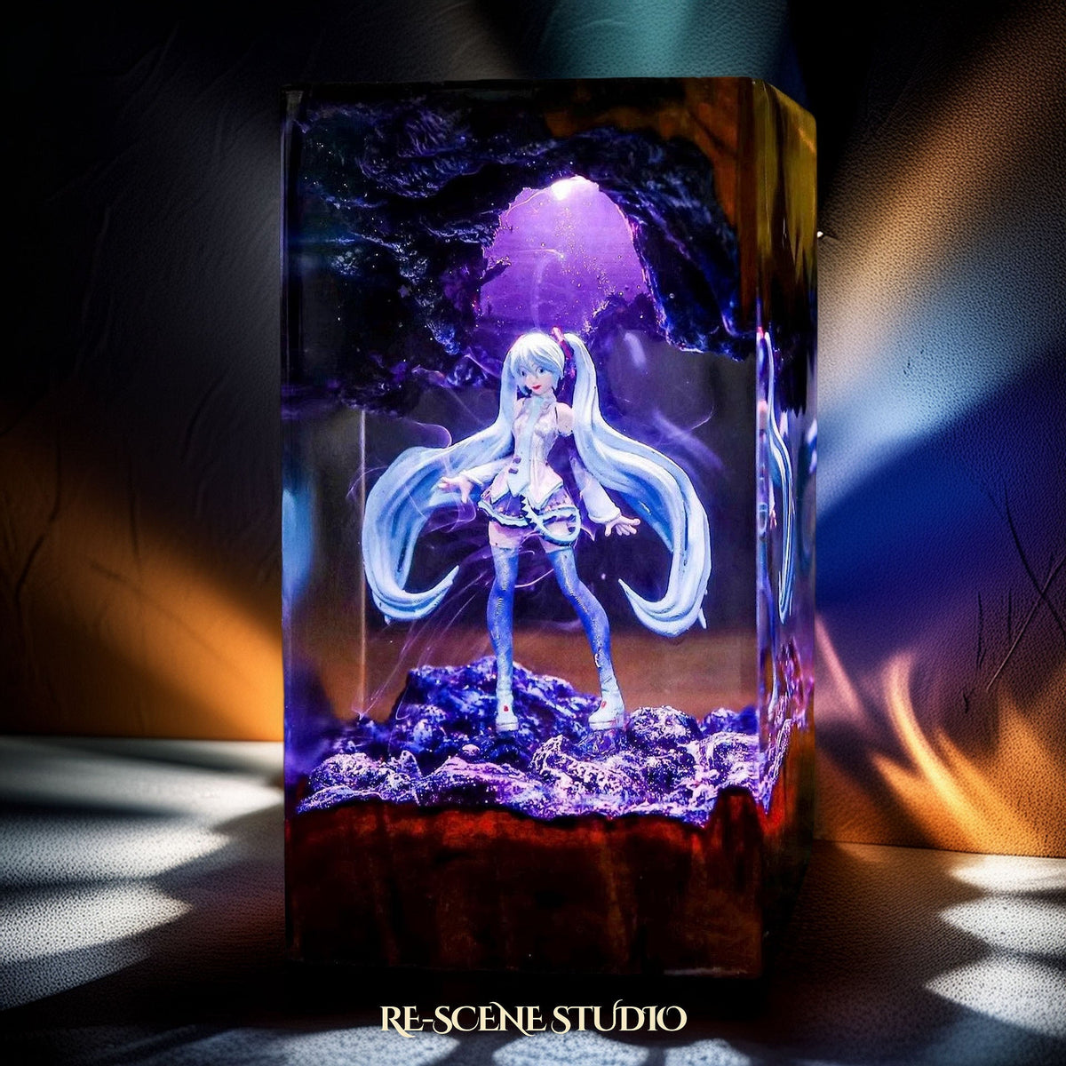 Hatsune Miku Resin Lamp V1, handcrafted epoxy resin LED lamp