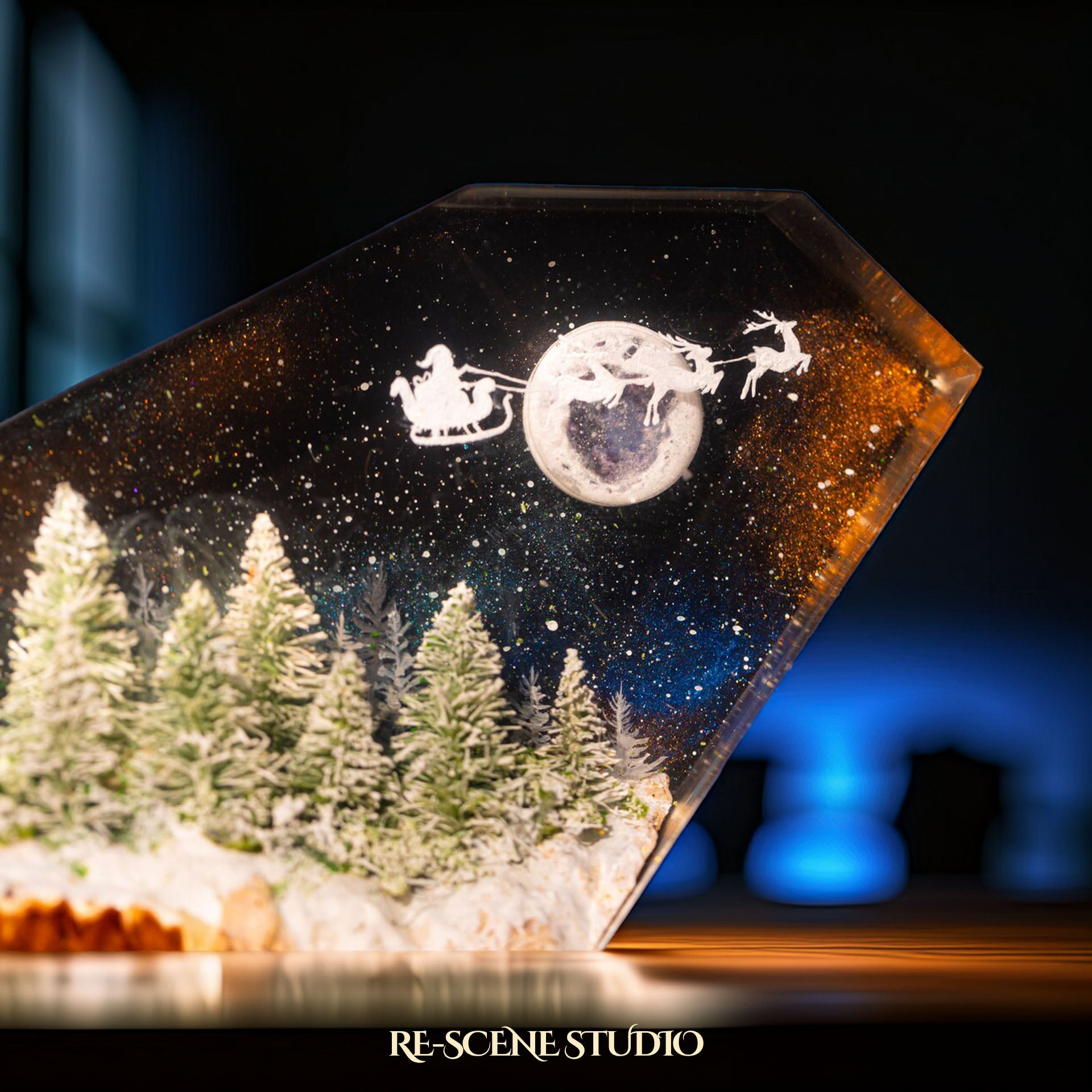Santa Sleigh Night Ride Resin Epoxy Lamp Multicolor / Size M: 16 x 10 (cm) – Handmade Epoxy Resin Lamp by Rescene Studio | Rescene Studio