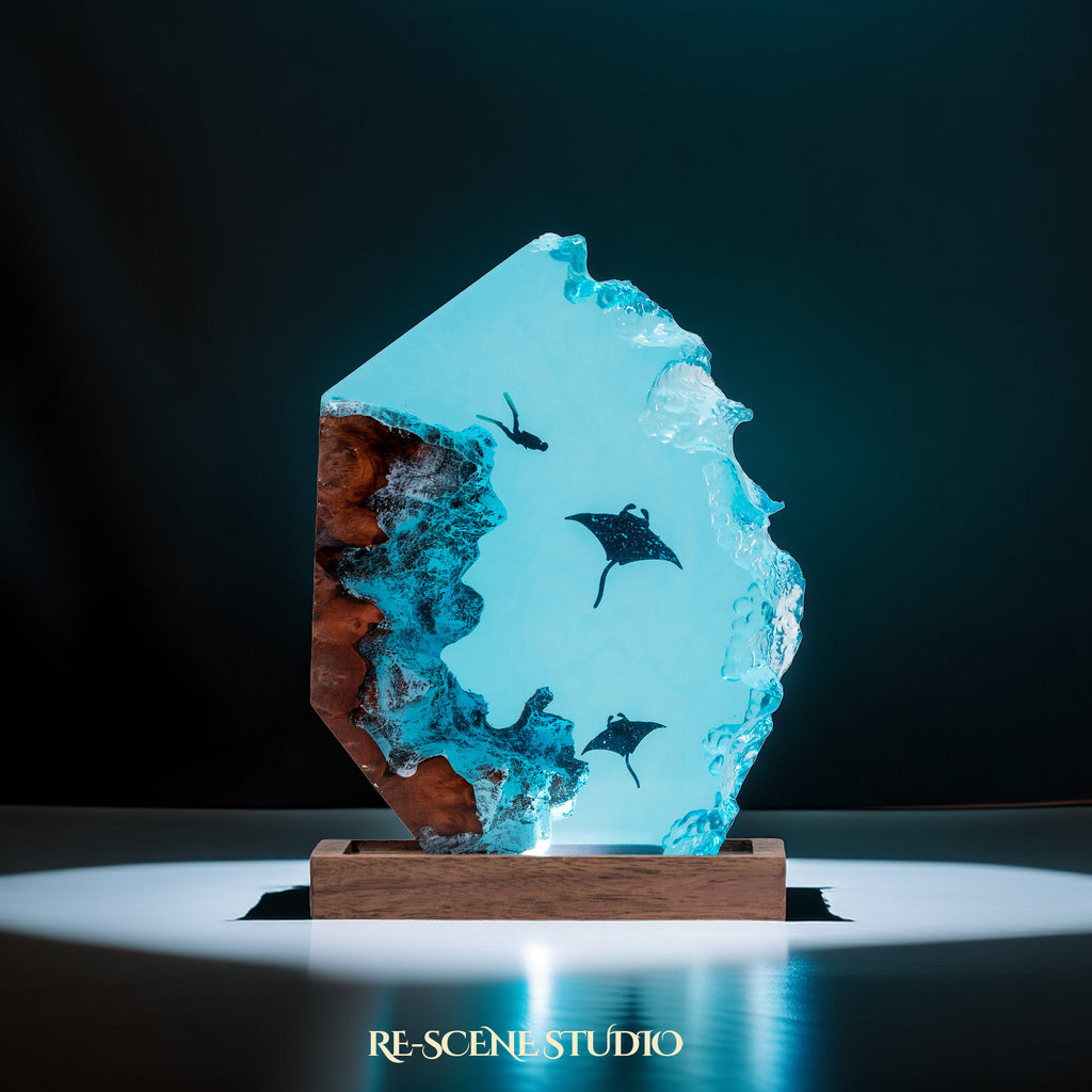 Ocean Depths Manta Ray Epoxy Resin Lamp Multicolor / Size M: 11 x 12 (cm) – Handmade Epoxy Resin Lamp by Rescene Studio | Rescene Studio
