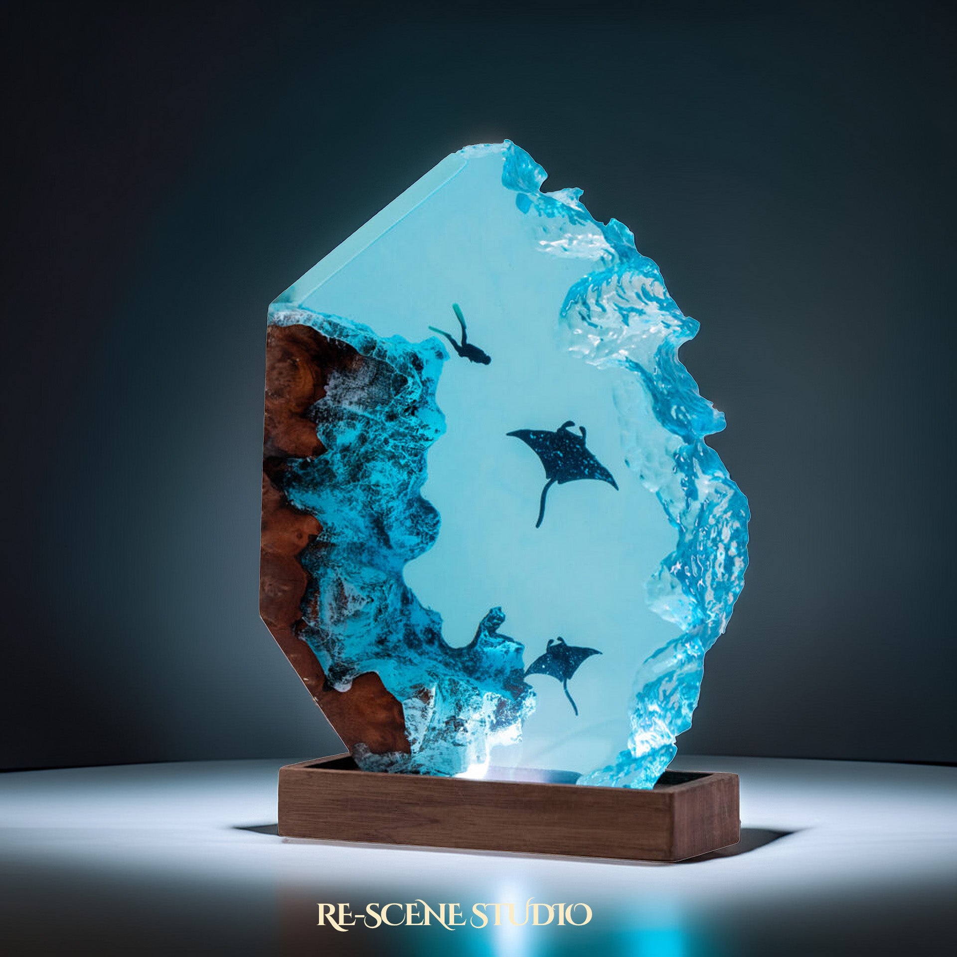 Ocean Depths Manta Ray Epoxy Resin Lamp Multicolor / Size M: 11 x 12 (cm) – Handmade Epoxy Resin Lamp by Rescene Studio | Rescene Studio