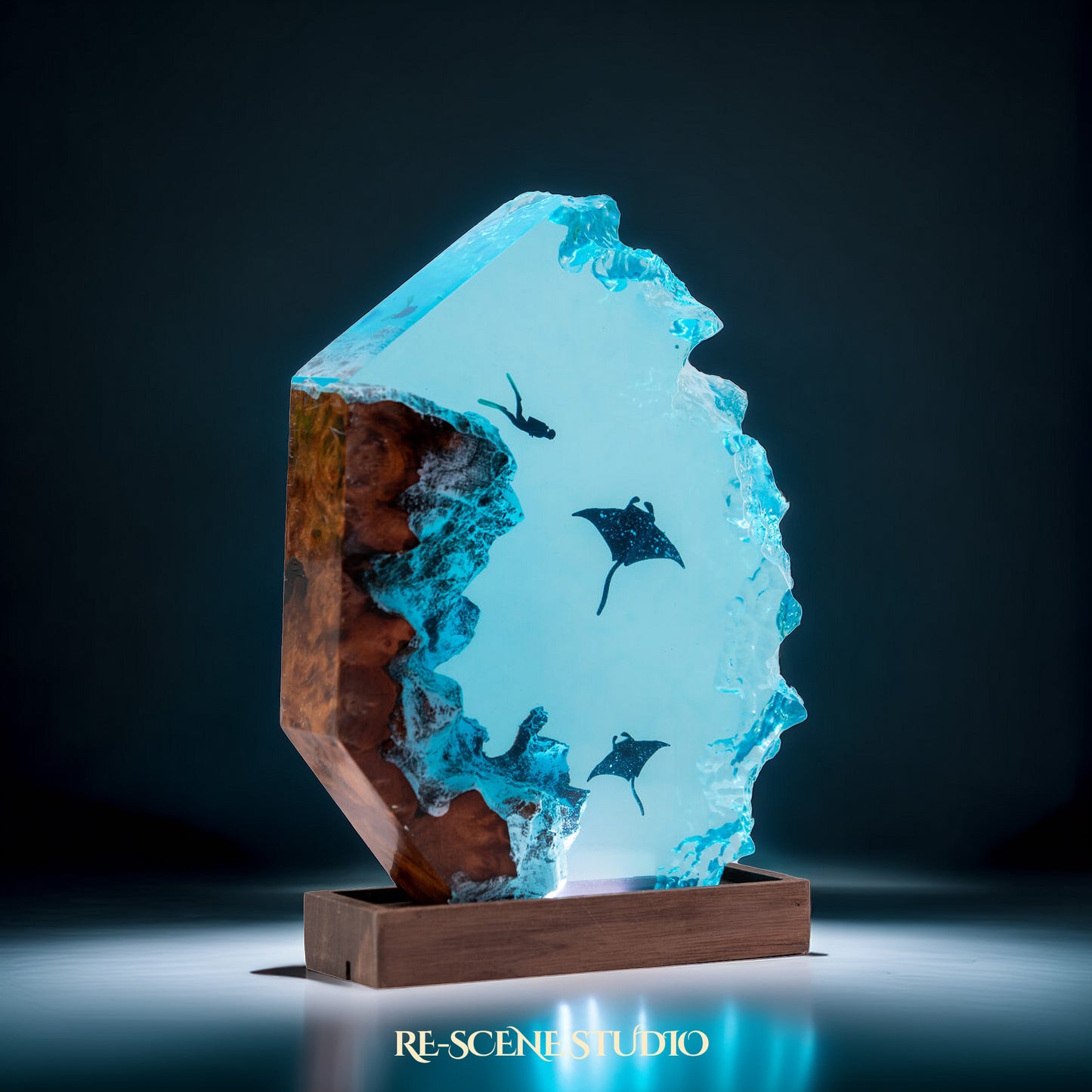 Ocean Depths Manta Ray Epoxy Resin Lamp Multicolor / Size M: 11 x 12 (cm) – Handmade Resin Lamp by Rescene Studio | Rescene Studio