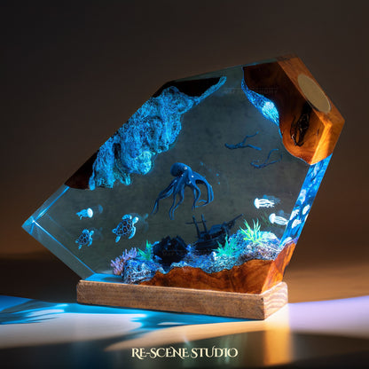 Deep Sea Octopus & Divers Resin Lamp Multicolor / Size M: 5.9" x 4.7" – Handmade Epoxy Resin Lamp by Rescene Studio | Rescene Studio