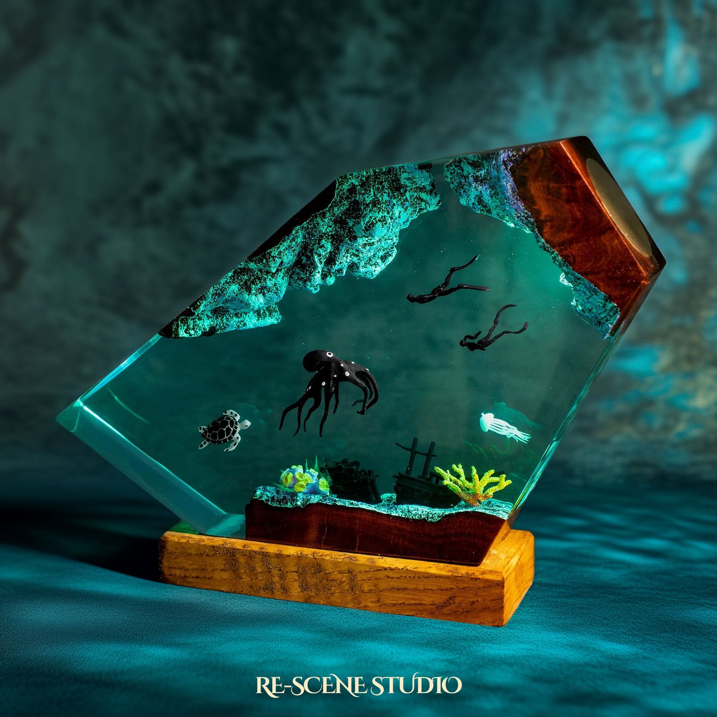 Deep Sea Octopus & Divers Resin Lamp Multicolor / Size M: 5.9" x 4.7" – Handmade Epoxy Resin Lamp by Rescene Studio | Rescene Studio
