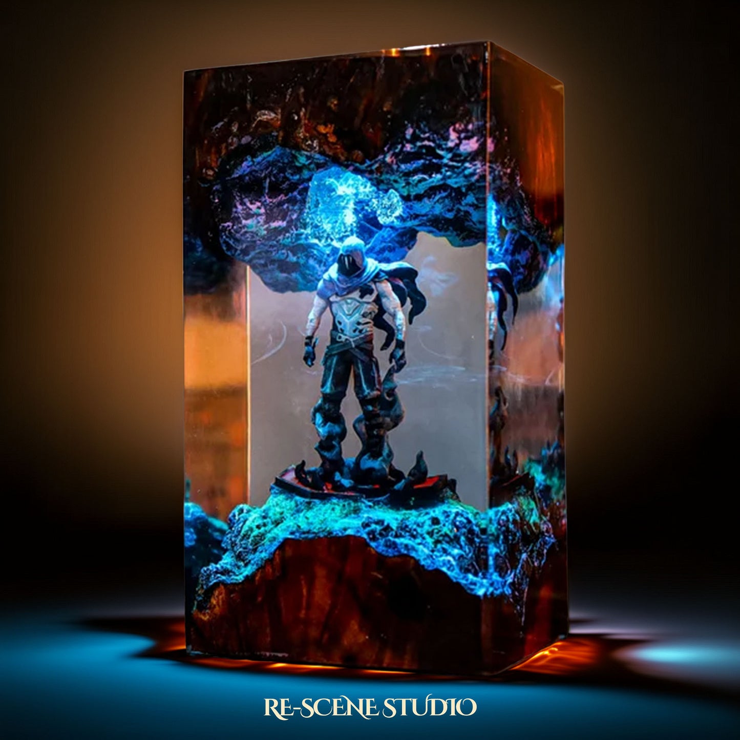 O.men Resin Lamp — Closeup Detail | Original Epoxy Resin Sculpture with Built-in LED Glow