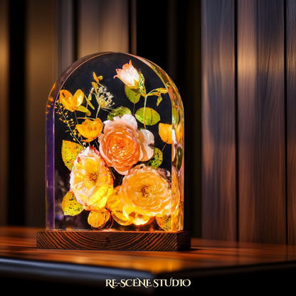 Lisianthus Bouquet Resin Lamp Size M: 5.9x7.1" (15x18cm) / No Engraving – Handmade Epoxy Resin Lamp by Rescene Studio | Rescene Studio