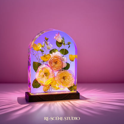 Lisianthus Bouquet Resin Lamp Size M: 5.9x7.1" (15x18cm) / No Engraving – Handmade Epoxy Resin Lamp by Rescene Studio | Rescene Studio