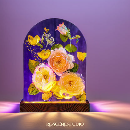 Lisianthus Bouquet Resin Lamp Size M: 5.9x7.1" (15x18cm) / No Engraving – Handmade Epoxy Resin Lamp by Rescene Studio | Rescene Studio