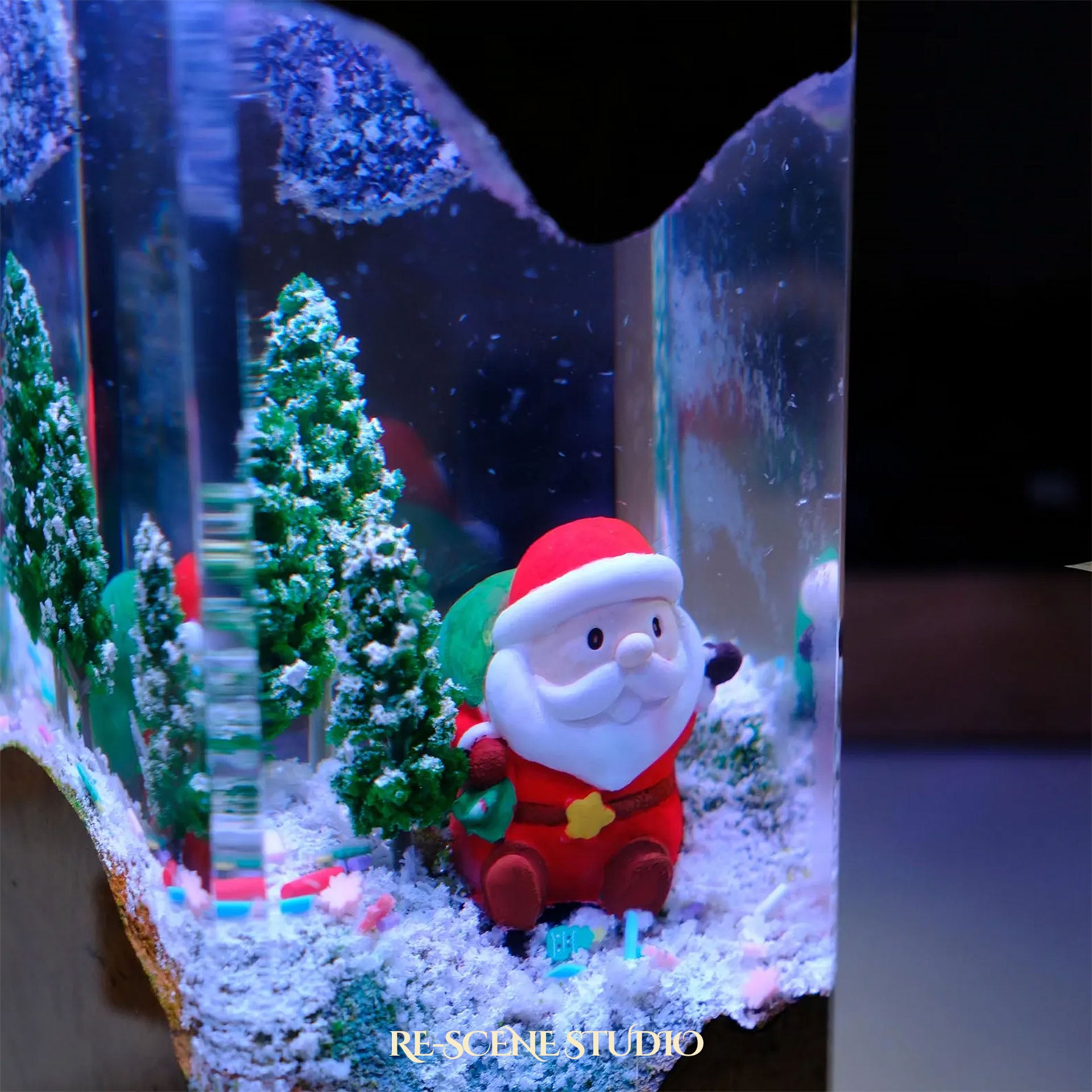 Santa Claus Resin Epoxy Lamp Multicolor / Size XL: 8.5 x 8.5 x 16 (cm) – Handmade Epoxy Resin Lamp by Rescene Studio | Rescene Studio