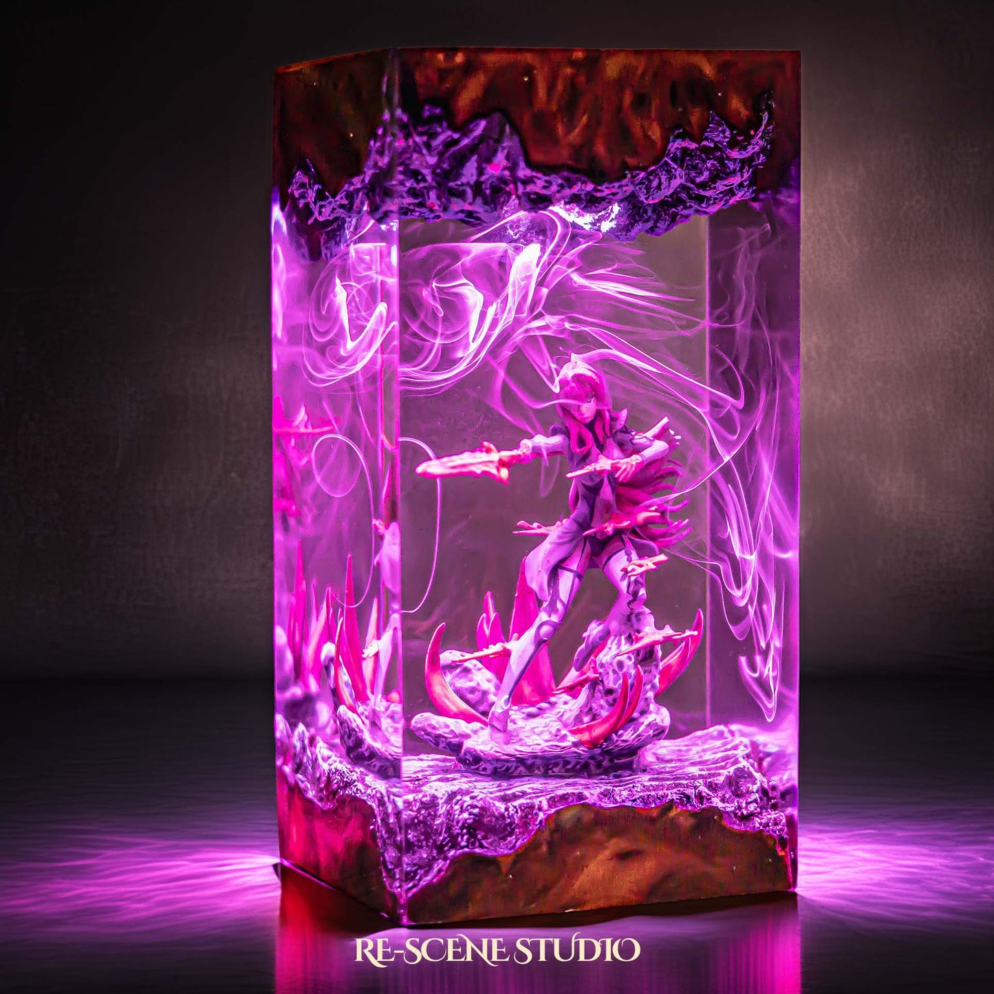 S.cáth.ach Resin Lamp — Closeup Detail | Original Epoxy Resin Sculpture with Built-in LED Glow