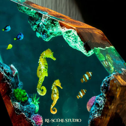 Twin Seahorses Resin Lamp