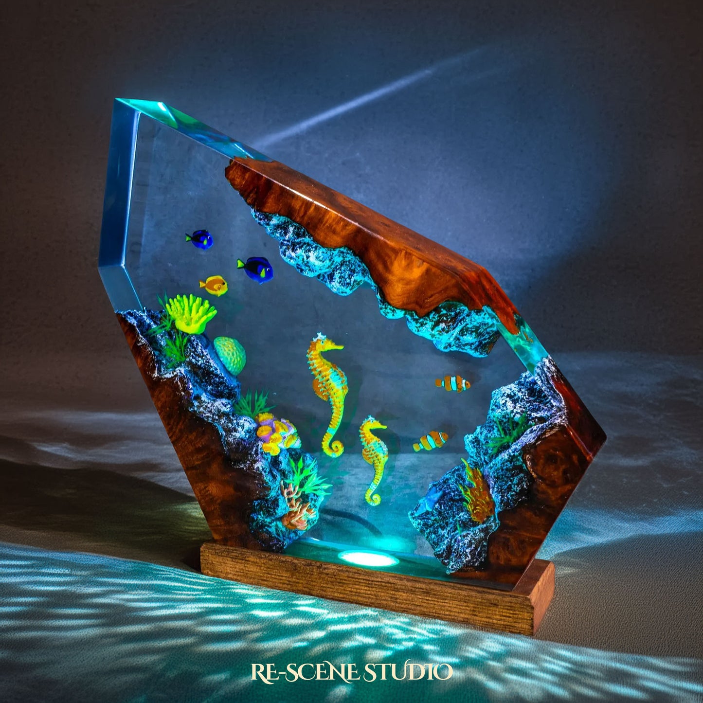 Twin Seahorses Resin Lamp