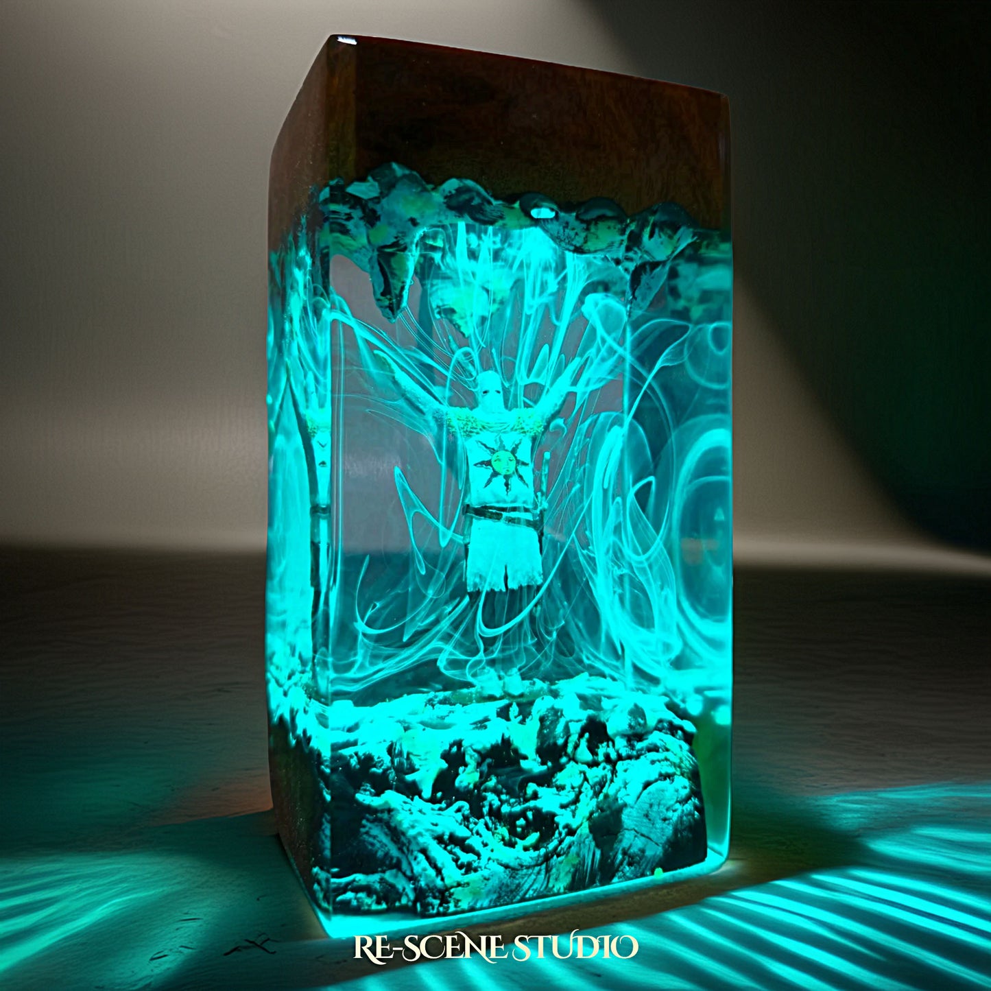 Solaire of Astora Resin Lamp - Dark Souls