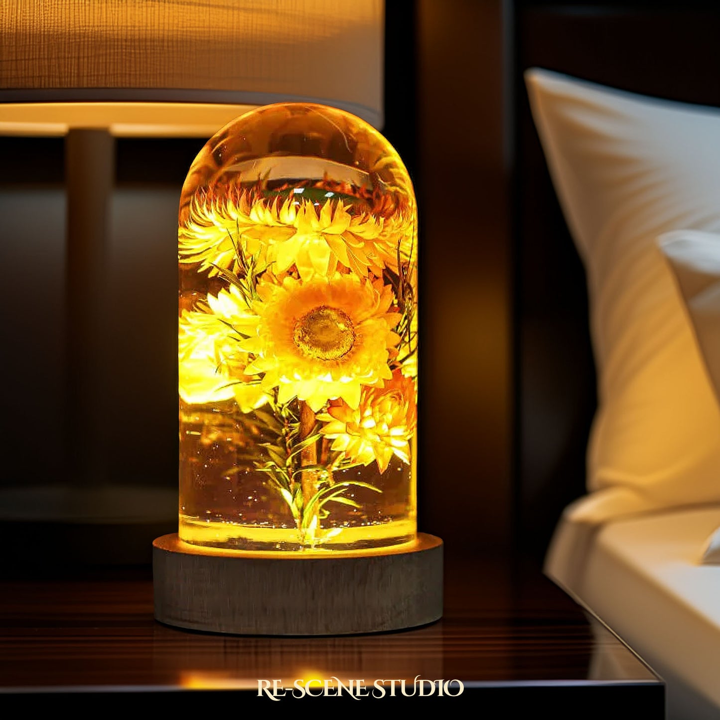 Everlasting Strawflower Resin Lamp No Engraving – Handmade Epoxy Resin Lamp by Rescene Studio | Rescene Studio