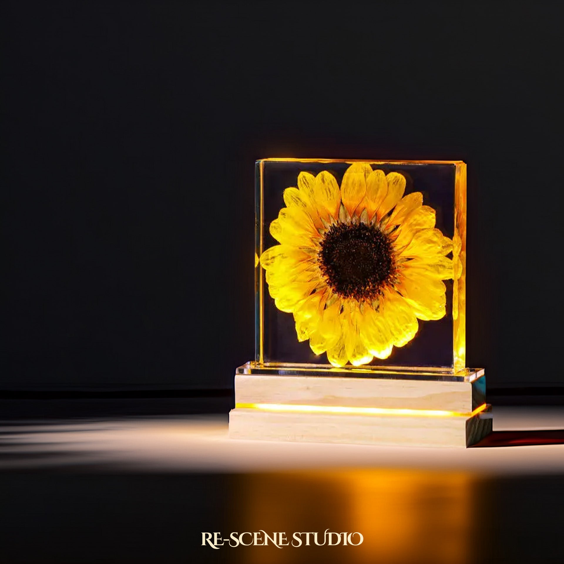 Sunflower Glow Resin Lamp Flower Only / No Engraving – Handmade Epoxy Resin Lamp by Rescene Studio | Rescene Studio