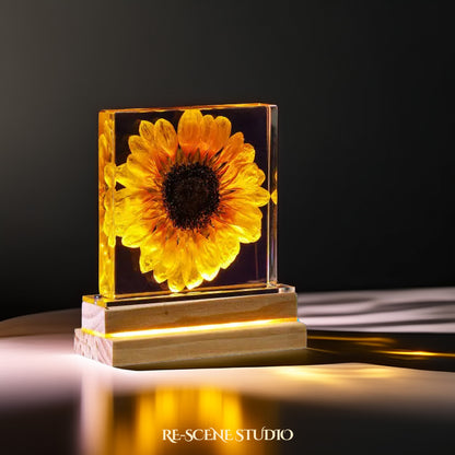 Sunflower Glow Resin Lamp Flower Only / No Engraving – Handmade Epoxy Resin Lamp by Rescene Studio | Rescene Studio