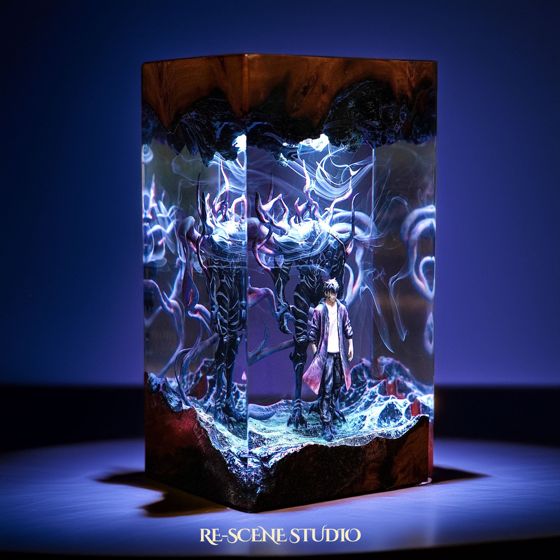 Sung Jin-woo Resin Lamp - Solo Leveling Multicolor / Size M: 7 x 13 x 7 (cm) – Handmade Epoxy Resin Lamp by Rescene Studio | Rescene Studio
