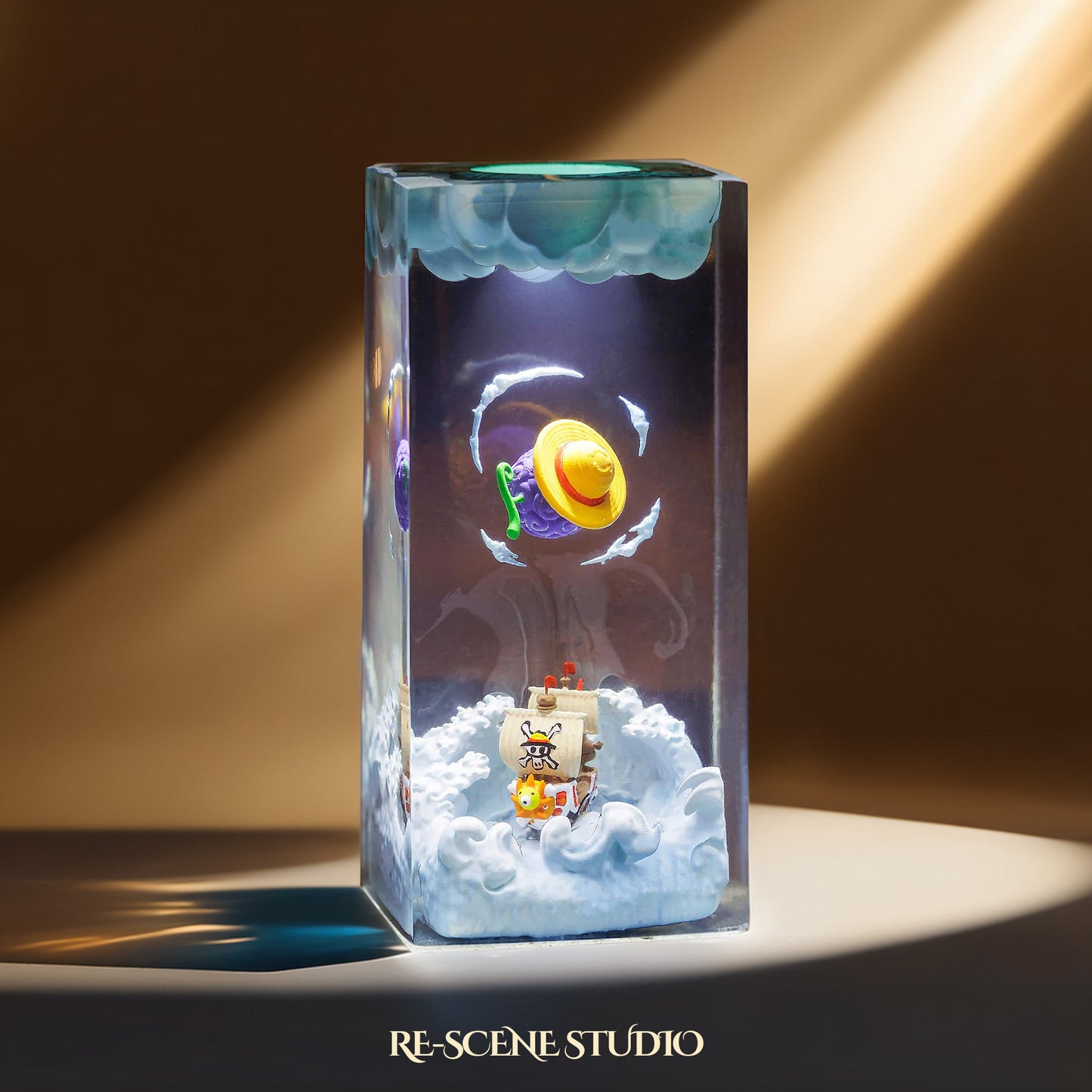 Thousand Sunny & Gomu Gomu no Mi Resin Lamp - One Piece Multicolor / Size M – Handmade Resin Lamp by Rescene Studio | Rescene Studio