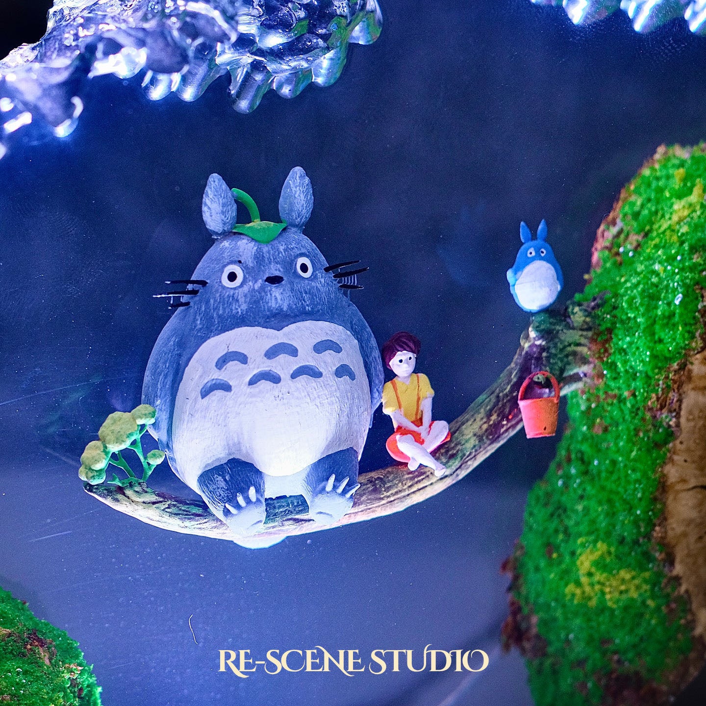 Totoro Forest Swing Resin Epoxy Lamp Multicolor / Size M: 11 x 12 (cm) – Handmade Resin Lamp by Rescene Studio | Rescene Studio