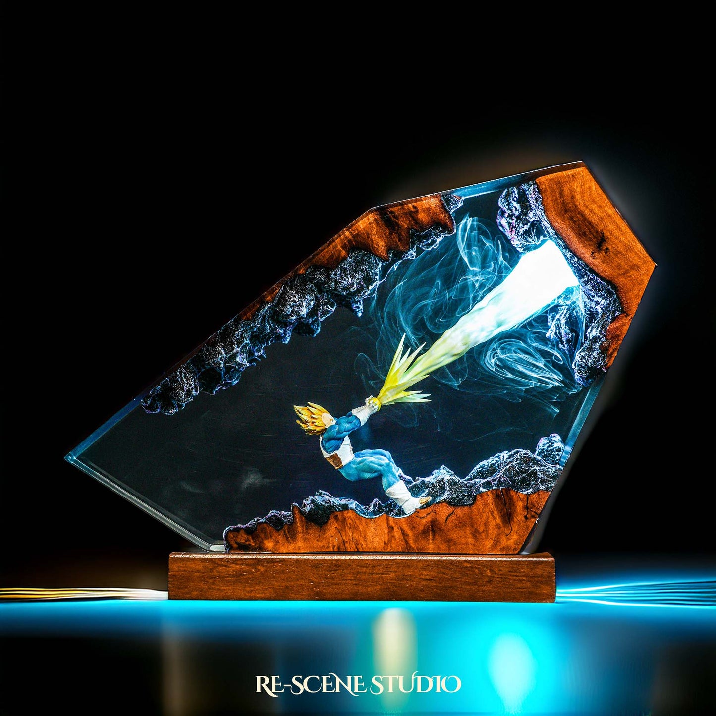Elite Saiyan Prince Resin Lamp — view 5