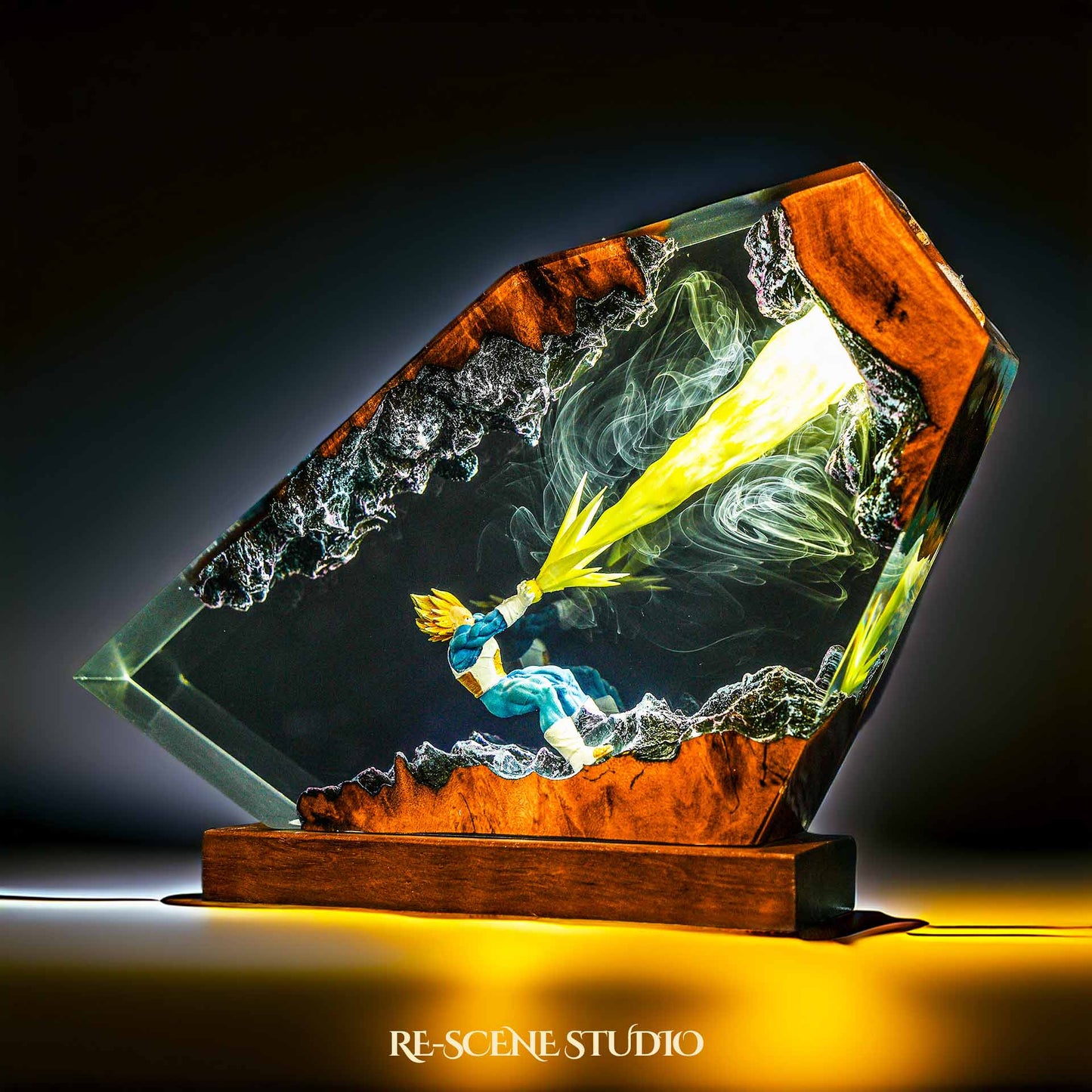 Elite Saiyan Prince Resin Lamp — view 2