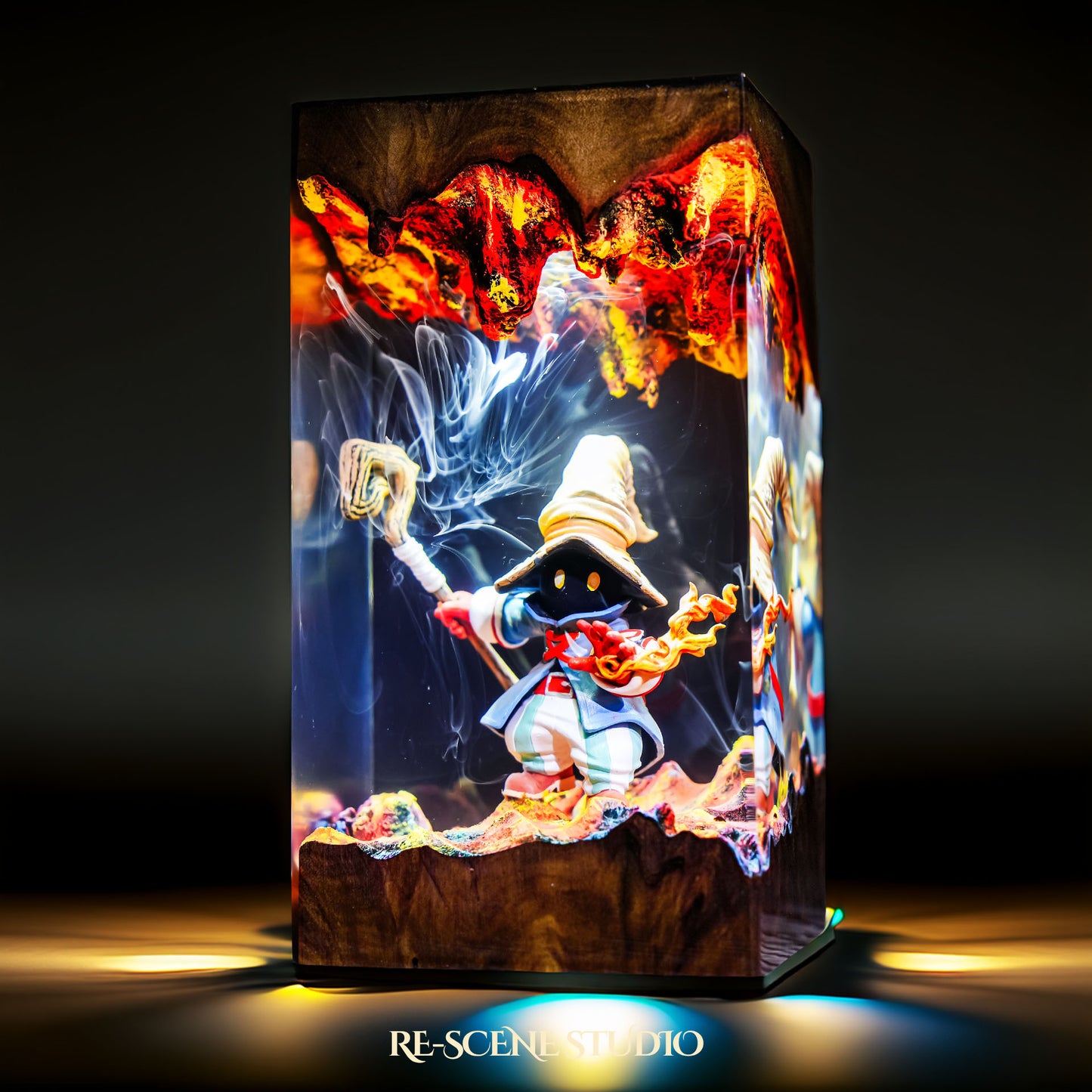 Vivi Ornitier Resin Lamp — Closeup Detail | Original Epoxy Resin Sculpture with Built-in LED Glow