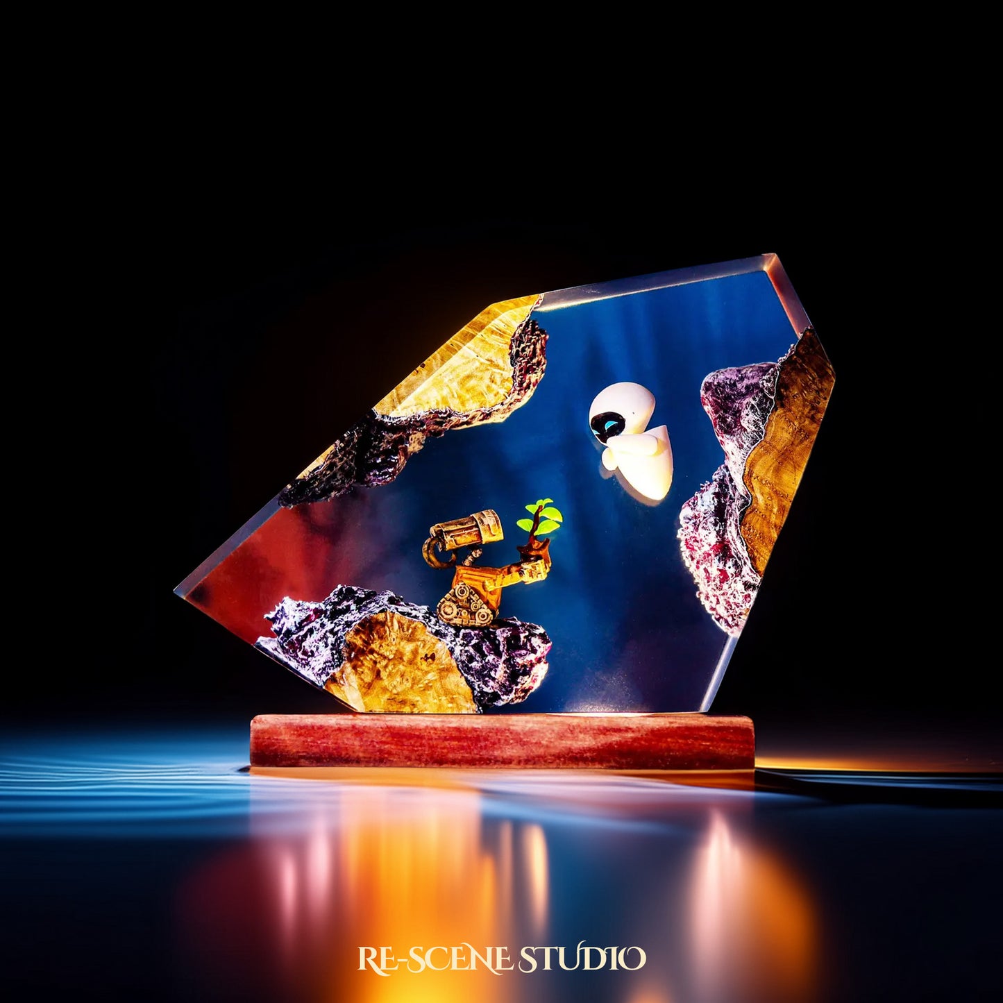 WALL-E and EVE Resin Lamp - WALL-E