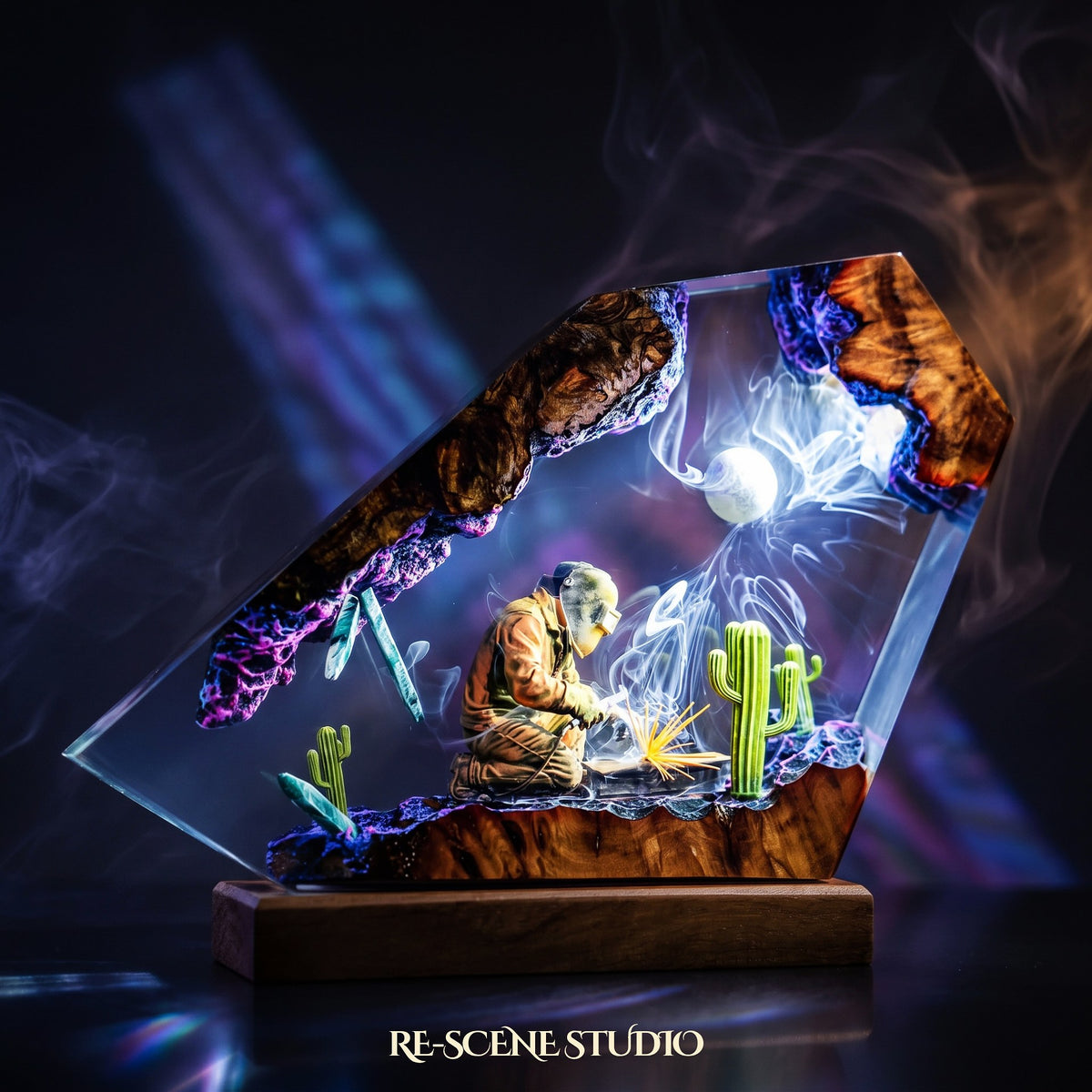 Welder Resin Lamp, hand-poured epoxy resin night light glowing in 16 RGB colors