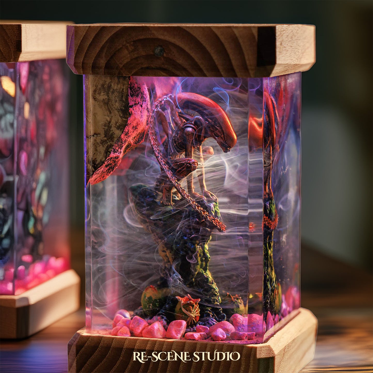 Xenomorph Resin Epoxy Lamp Multicolor / Size M: 6 x 6 x 12 (cm) – Handmade Resin Lamp by Rescene Studio | Rescene Studio
