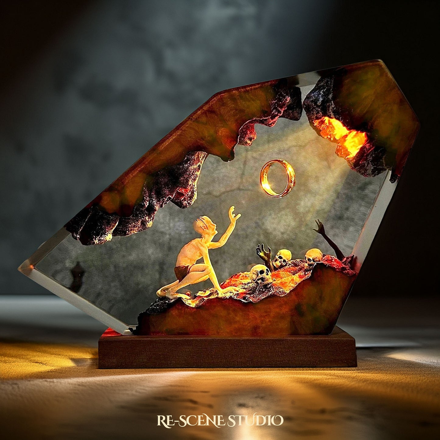 Gollum resin lamp showcasing crouched Gollum figure and warm ring-light glow