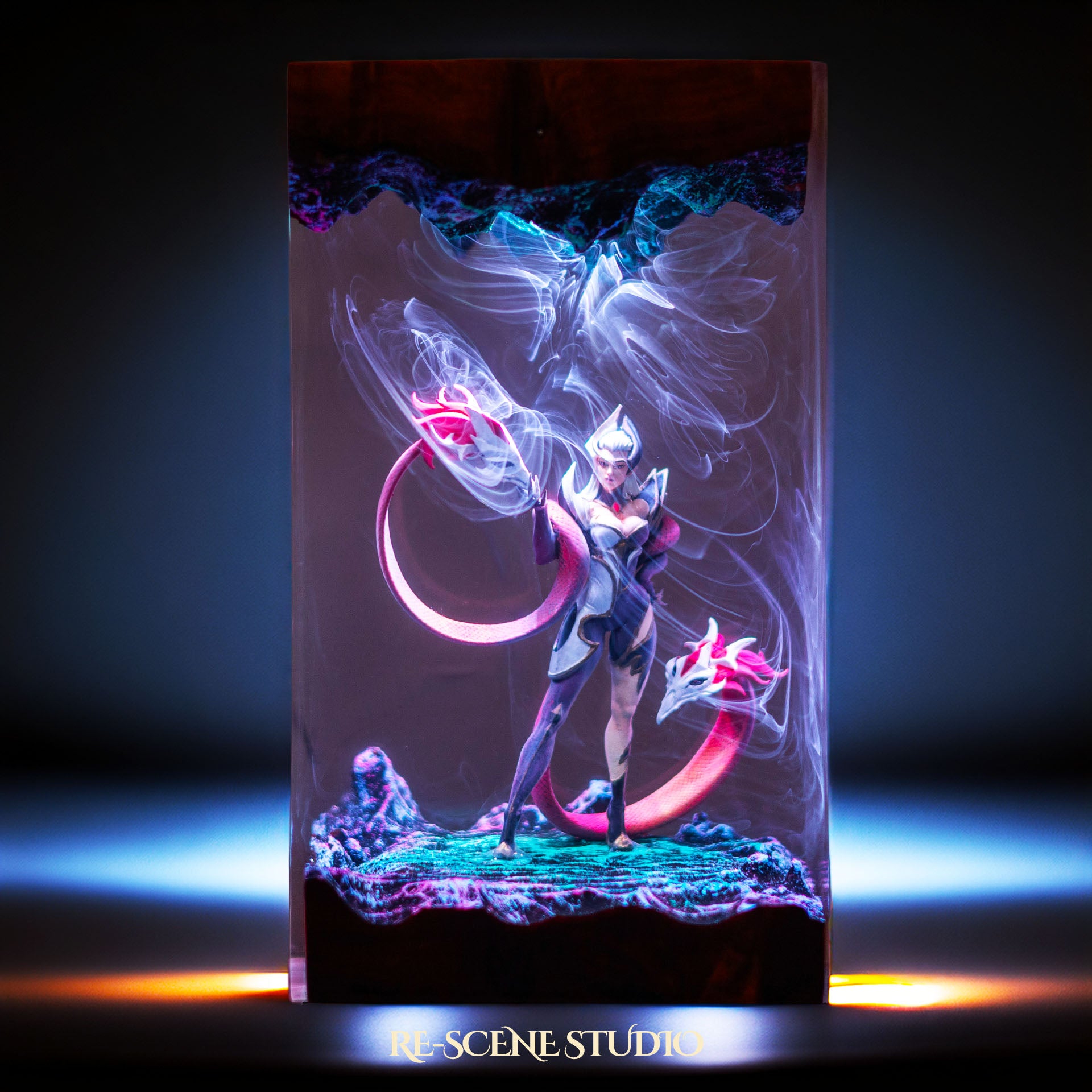 Shadow Champion Resin Lamp — view 2