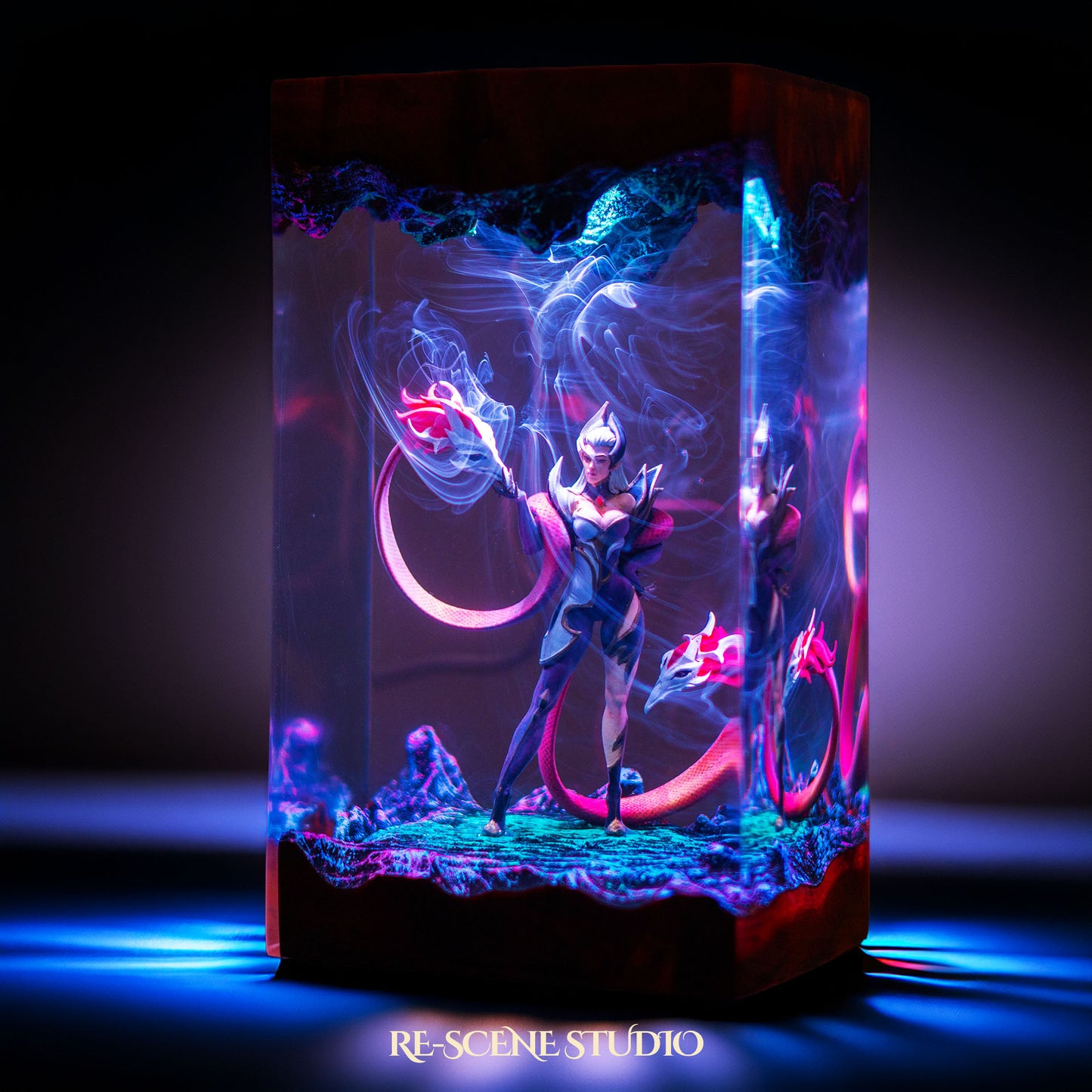 Shadow Champion Resin Lamp — view 7