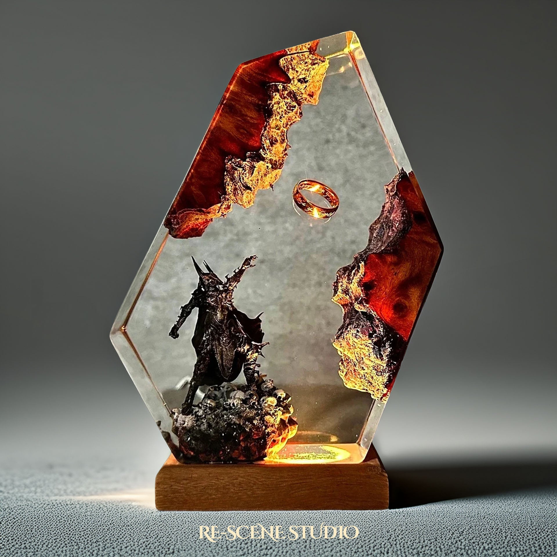 Sauron Hexagon resin lamp showcasing Eye of Sauron in hexagon frame with fiery glow