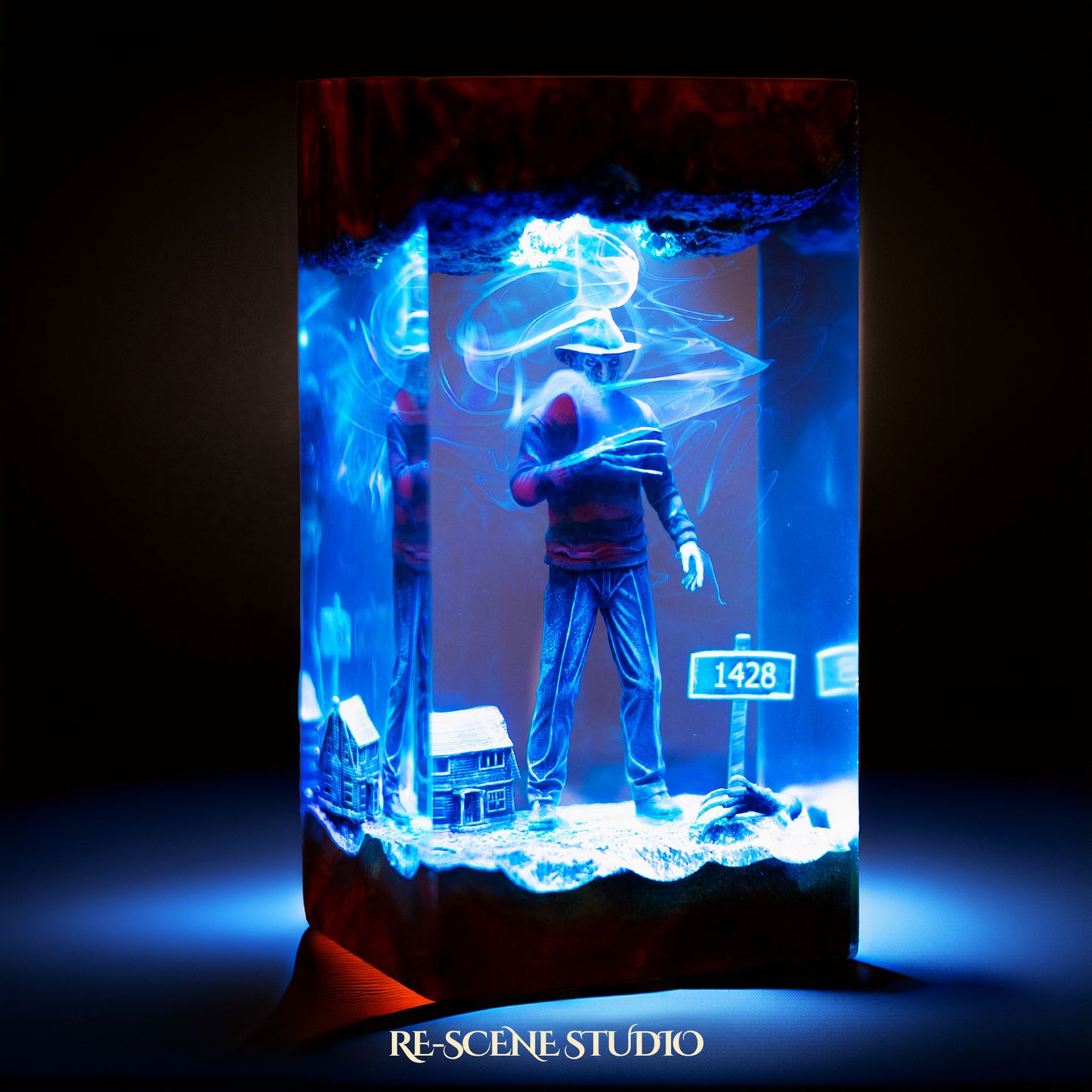 Dream-Stalker Slasher Resin Lamp — view 3