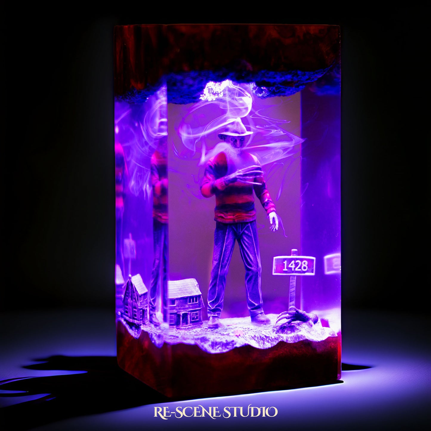 Dream-Stalker Slasher Resin Lamp — view 4