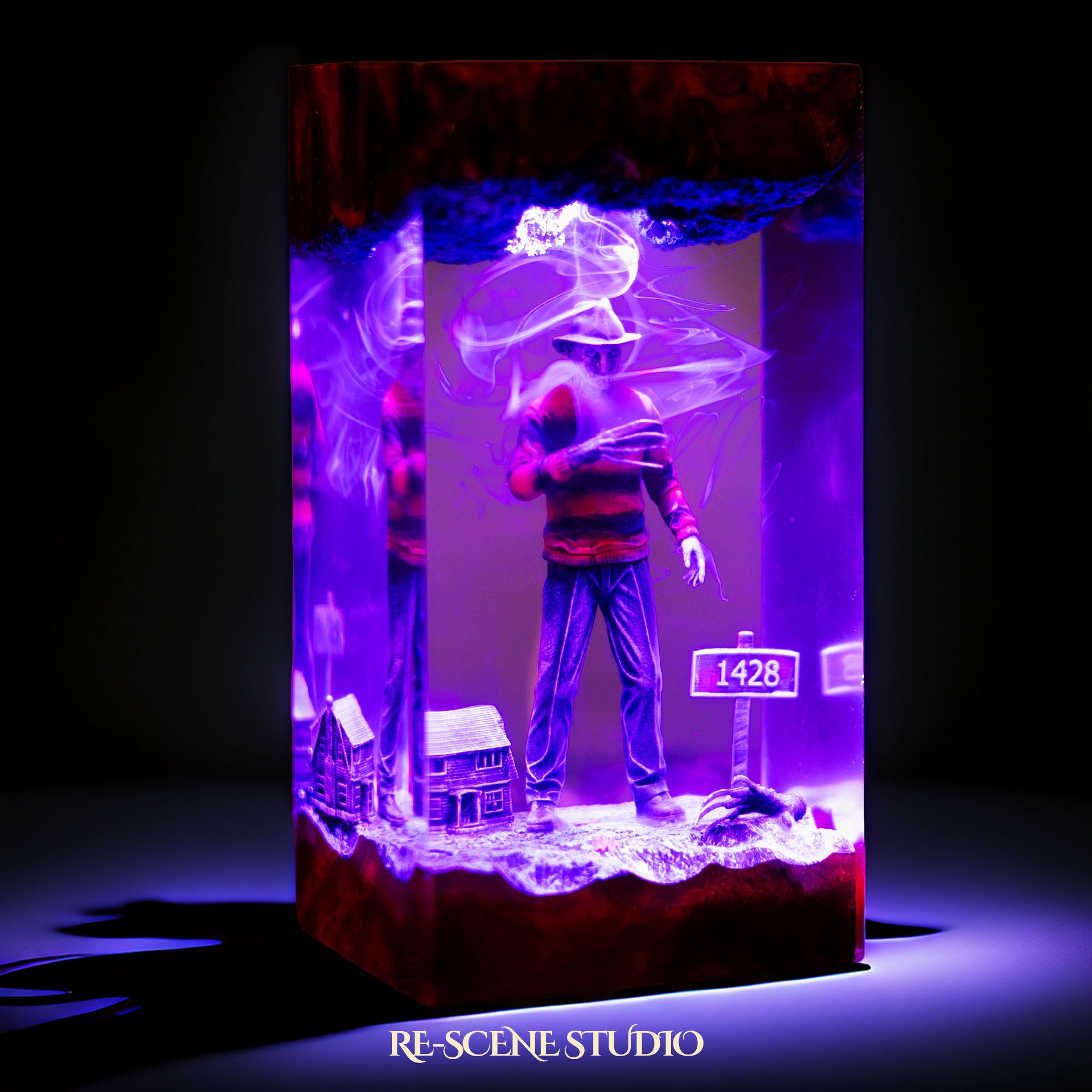 Dream-Stalker Slasher Resin Lamp — view 4