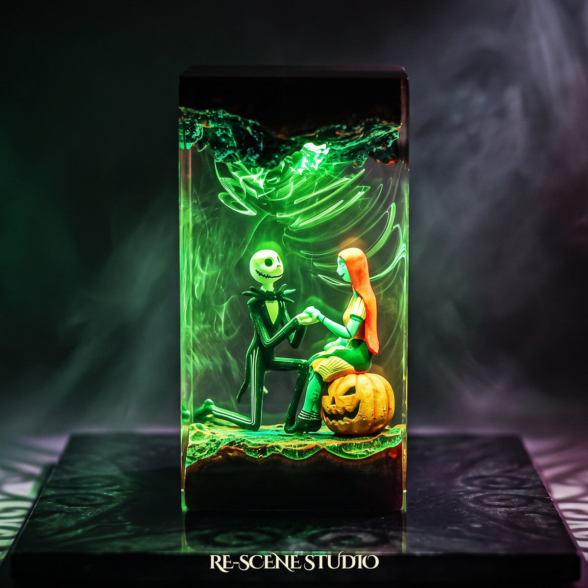 Jack & Sally Resin Lamp V1 (Nightmare Before Christmas) — hand-poured epoxy resin night light glowing in 16 RGB colors