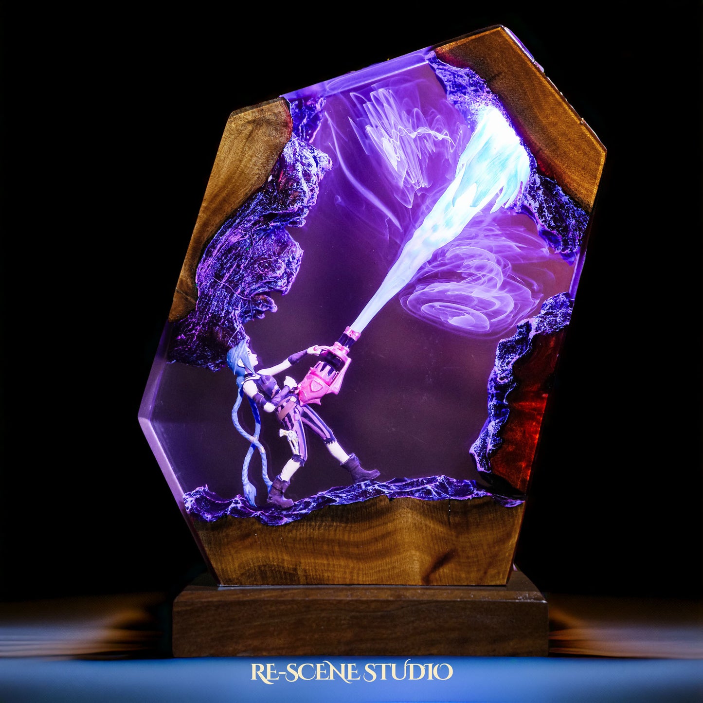 Punk Chaos Gunner Resin Lamp — view 3