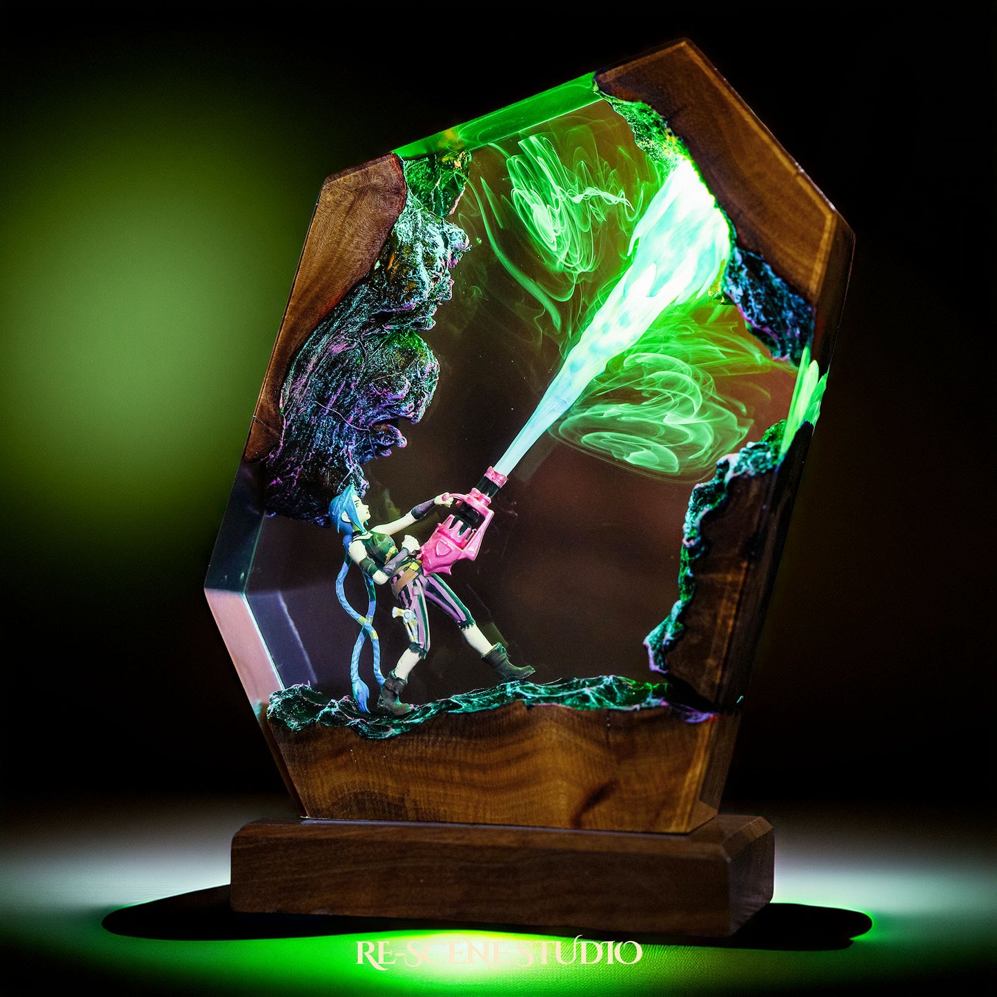 Punk Chaos Gunner Resin Lamp — view 5