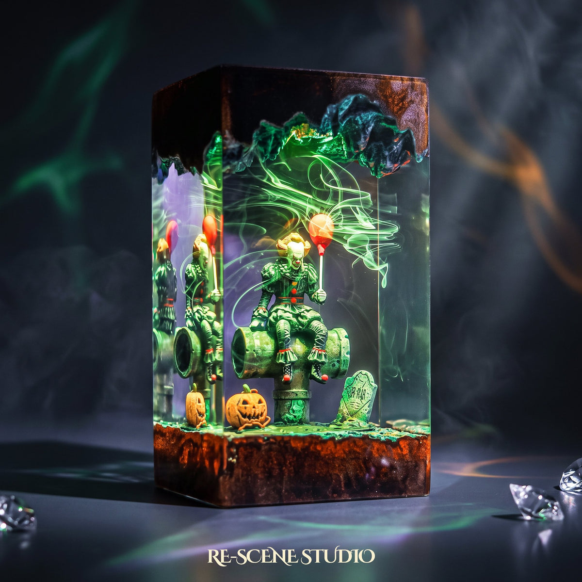 Stephen King's IT collectible: the Pennywise Resin Lamp V2, handmade on a wooden base