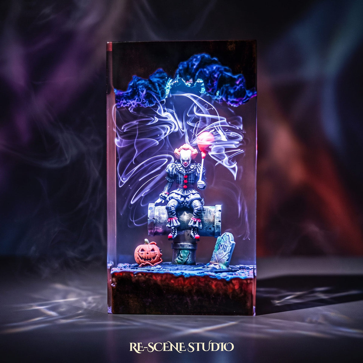 Pennywise Resin Lamp V2 — premium Stephen King's IT resin art lamp, a gift-ready piece for collectors