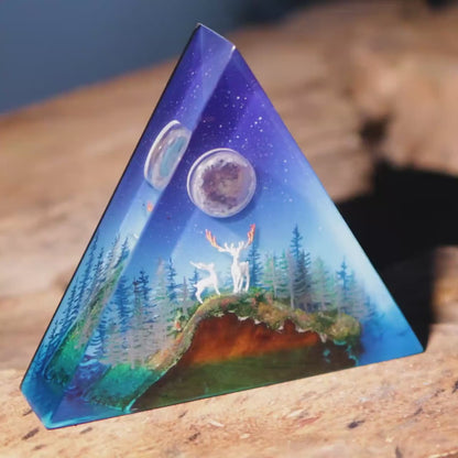Moonlit Deer Triangle Epoxy Resin Lamp